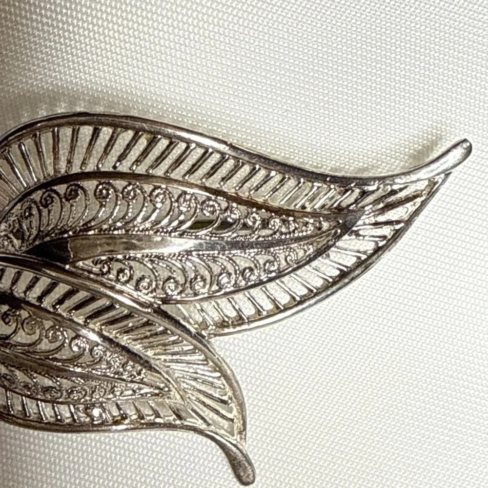 Willi Nonnenmann Sterling Silver dbl leaf design filigree brooch Germany #12514